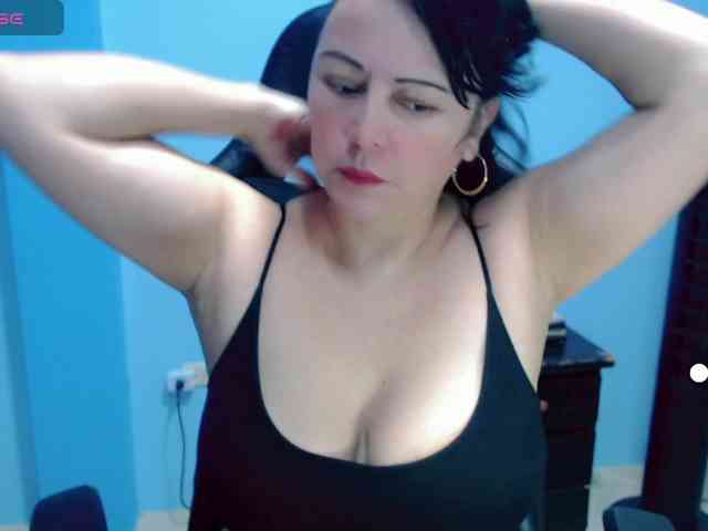 LilyBenet1 webcam