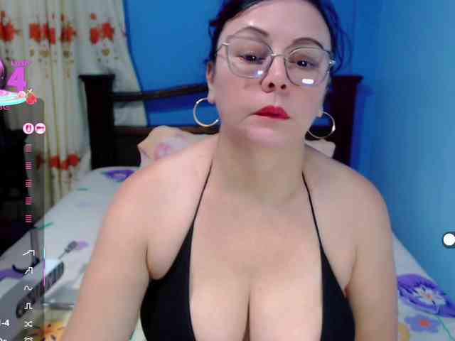 LilyBenet1 webcam