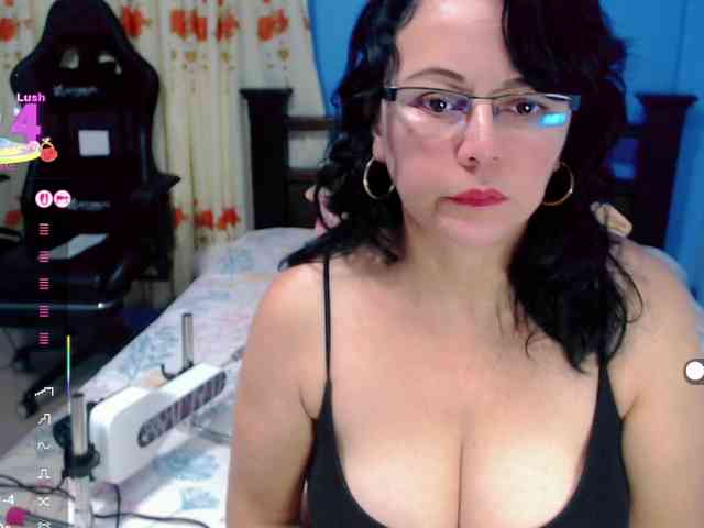 LilyBenet1 webcam