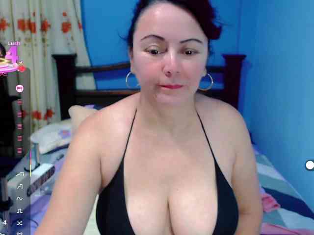 LilyBenet1 webcam