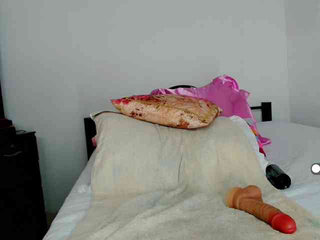 LilyBenet1 webcam