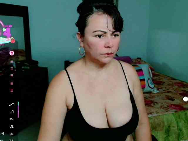 LilyBenet1 webcam