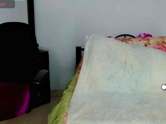 LilyBenet1 webcam