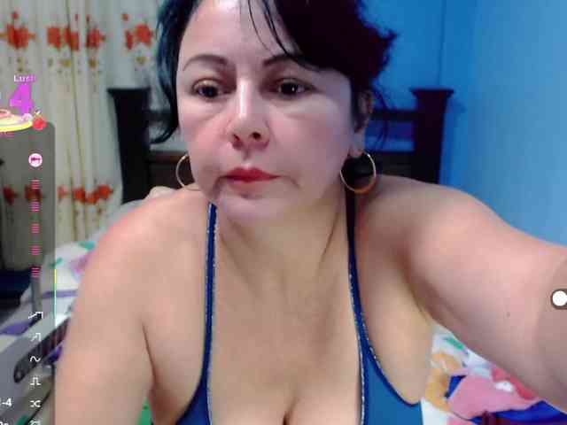 LilyBenet1 webcam