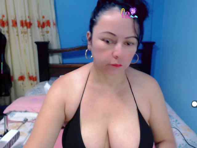 LilyBenet1 webcam