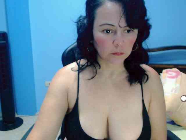 LilyBenet1 webcam
