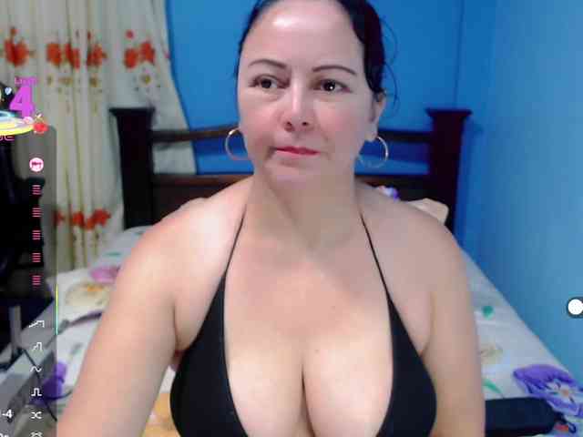 LilyBenet1 webcam