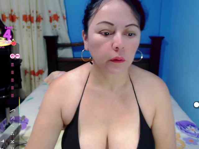 LilyBenet1 webcam
