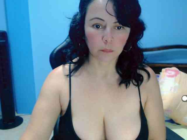 LilyBenet1 webcam