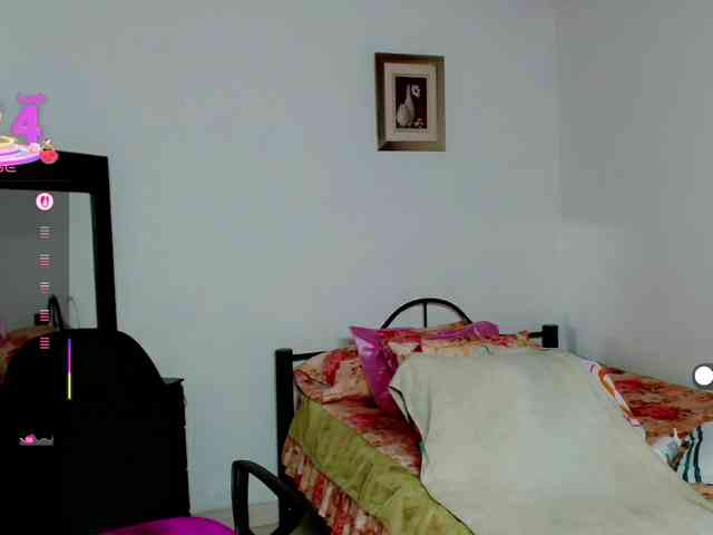 LilyBenet1 webcam