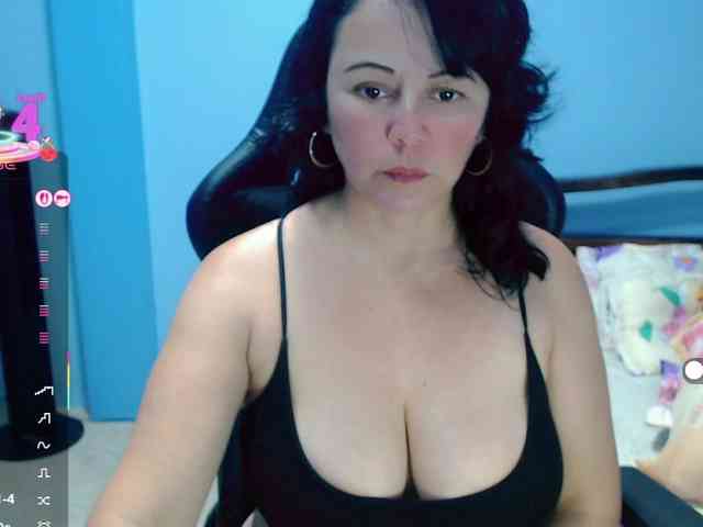 LilyBenet1 webcam