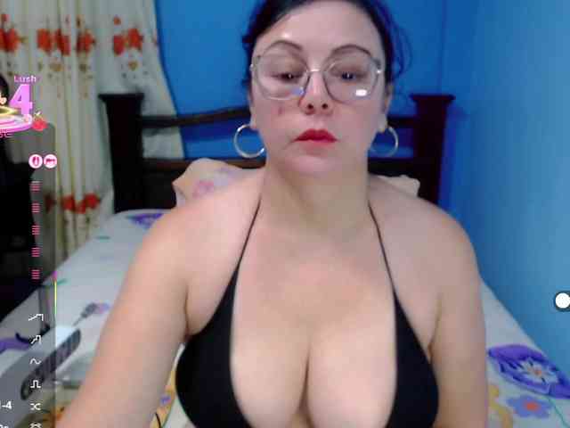 LilyBenet1 webcam