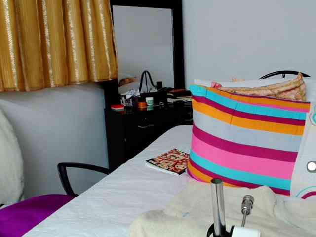LilyBenet1 webcam