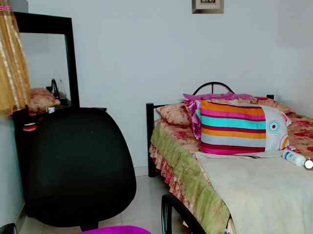 LilyBenet1 webcam