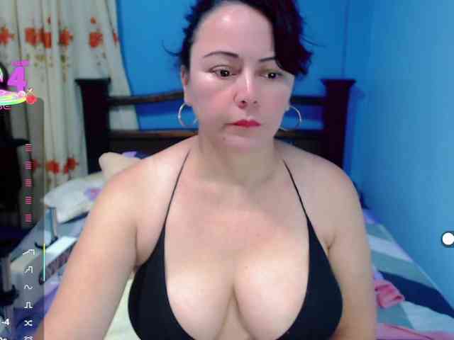 LilyBenet1 webcam