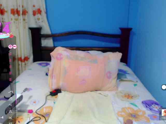 LilyBenet1 webcam