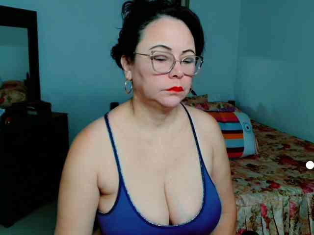 LilyBenet1 webcam
