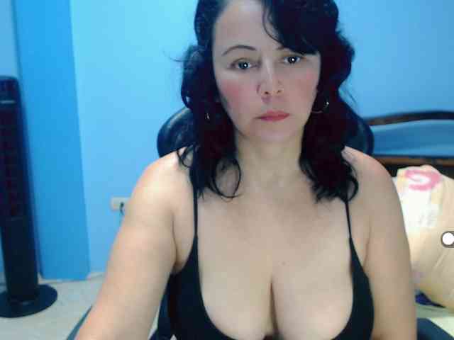 LilyBenet1 webcam