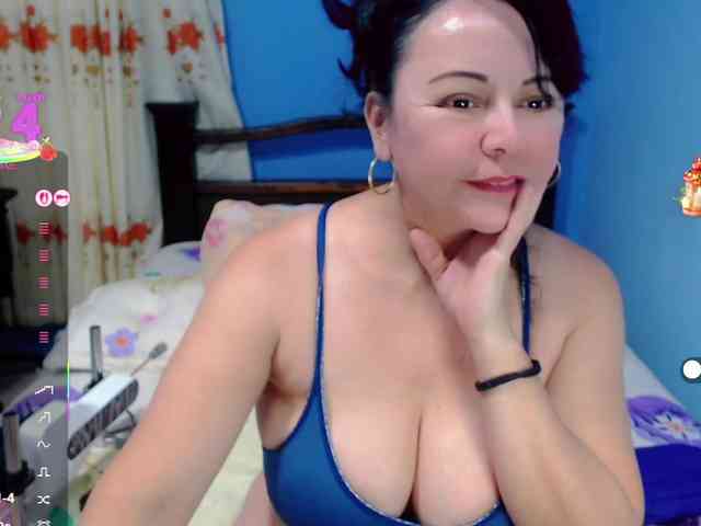 LilyBenet1 webcam