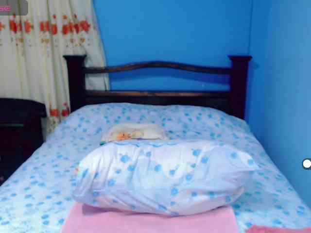 LilyBenet1 webcam