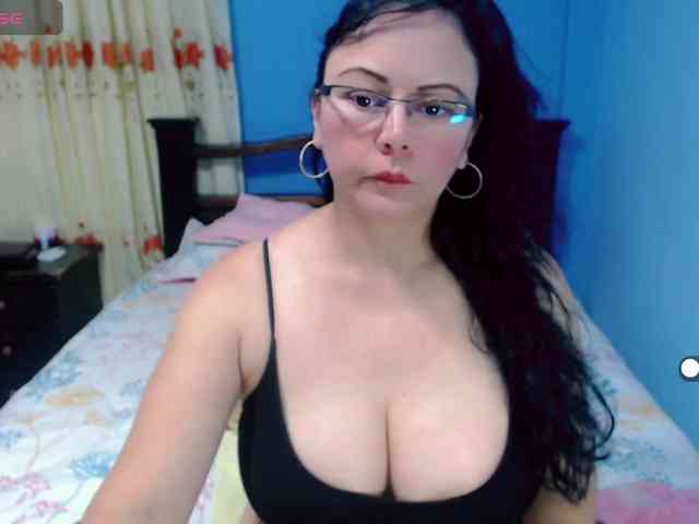 LilyBenet1 webcam