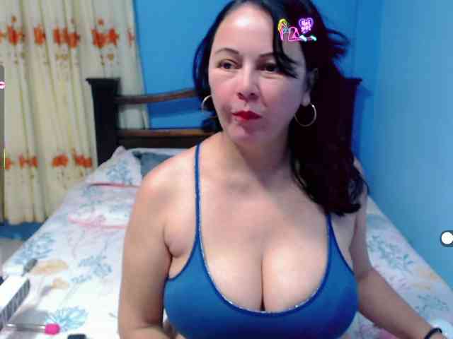 LilyBenet1 webcam