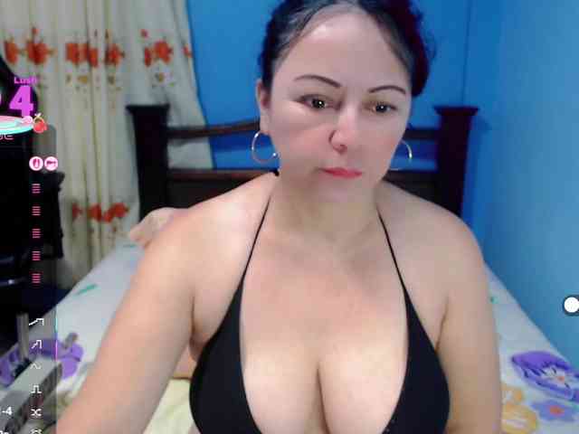 LilyBenet1 webcam