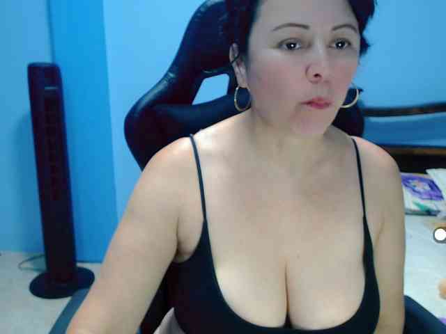 LilyBenet1 webcam