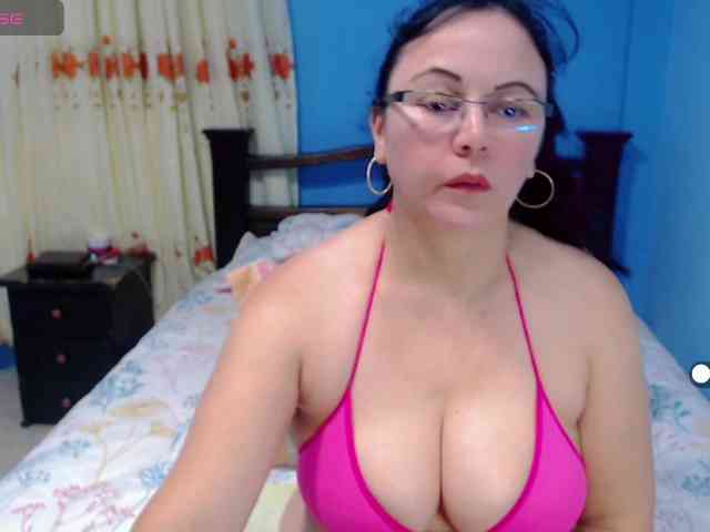 LilyBenet1 webcam