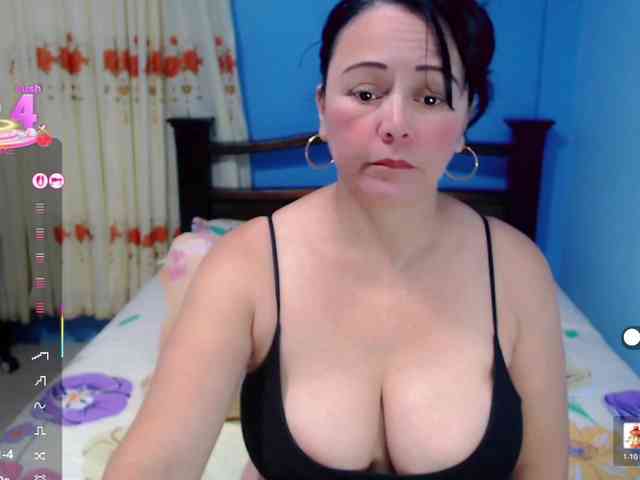 LilyBenet1 webcam