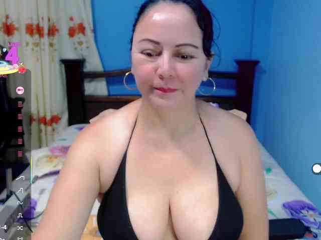 LilyBenet1 webcam