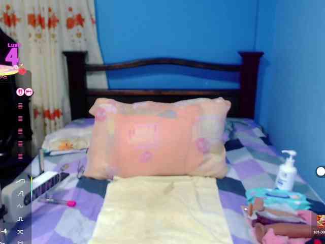 LilyBenet1 webcam