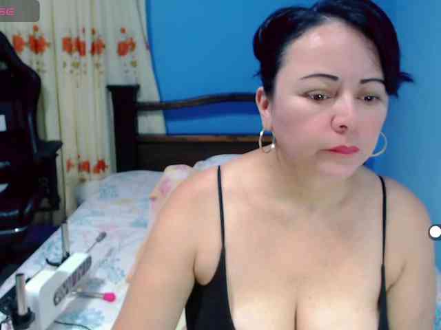 LilyBenet1 webcam