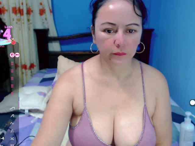 LilyBenet1 webcam