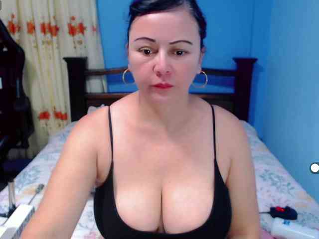 LilyBenet1 webcam