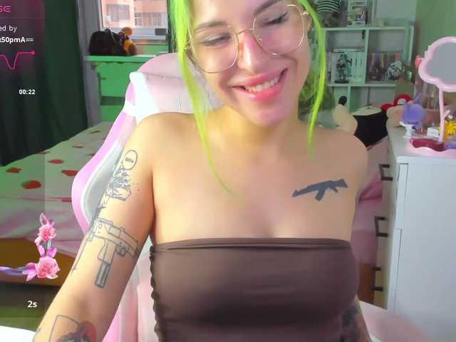 folinskaayaa live cam on BongaCams