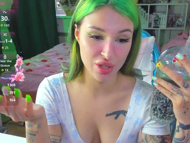 folinskaayaa live cam on BongaCams