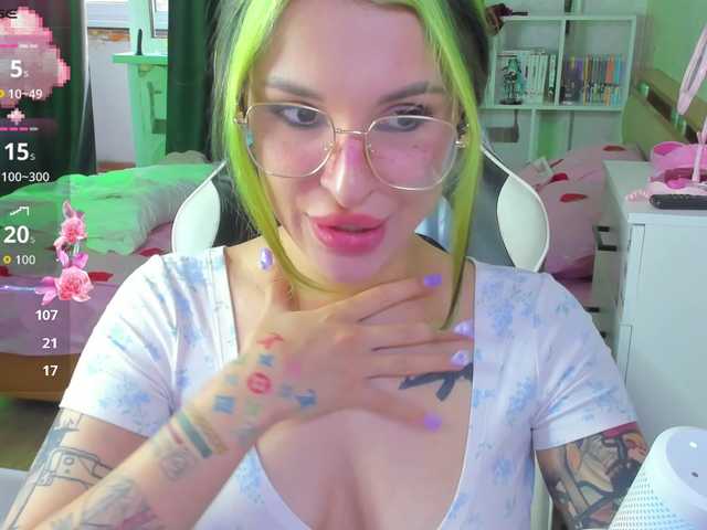 folinskaayaa live cam on BongaCams