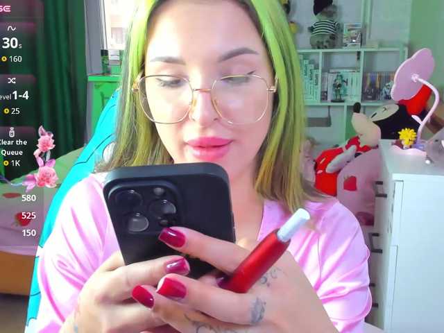 folinskaayaa live cam on BongaCams