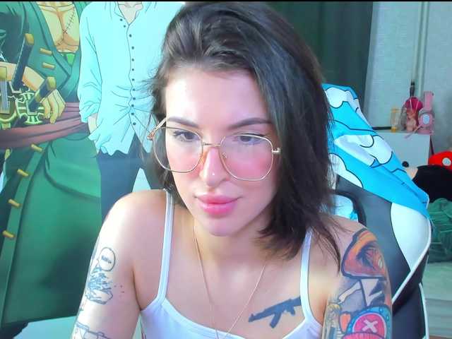 folinskaayaa live cam on BongaCams