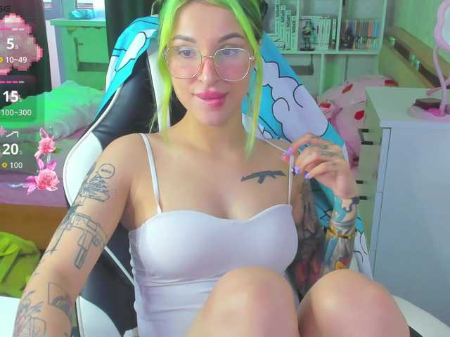 folinskaayaa live cam on BongaCams