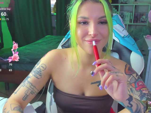 folinskaayaa live cam on BongaCams