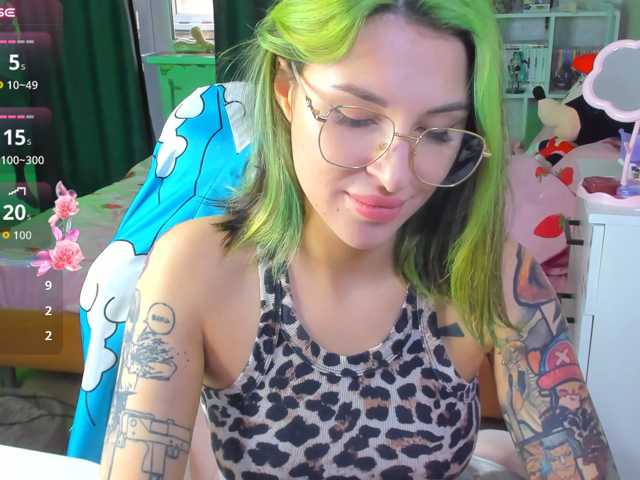 folinskaayaa live cam on BongaCams