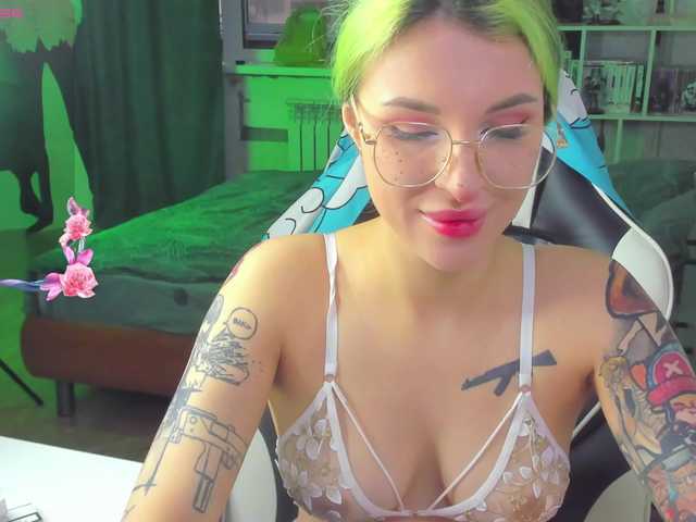 folinskaayaa live cam on BongaCams