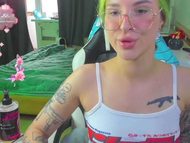 folinskaayaa live webcam show