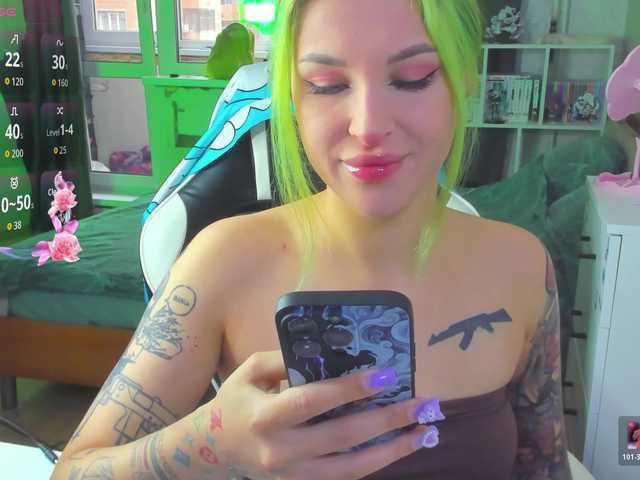 folinskaayaa live cam on BongaCams