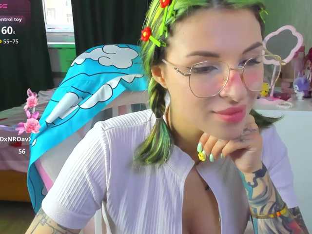 folinskaayaa live cam on BongaCams
