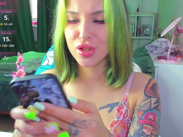 folinskaayaa live cam on BongaCams