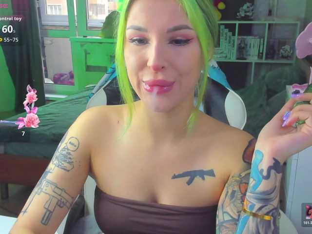 folinskaayaa live cam on BongaCams