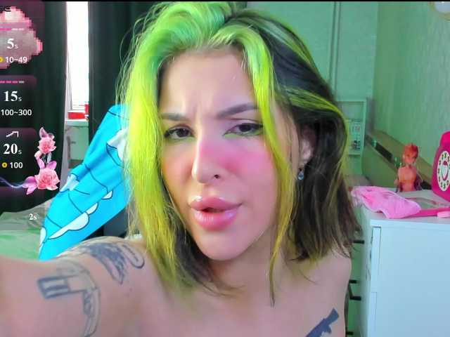 folinskaayaa live cam on BongaCams